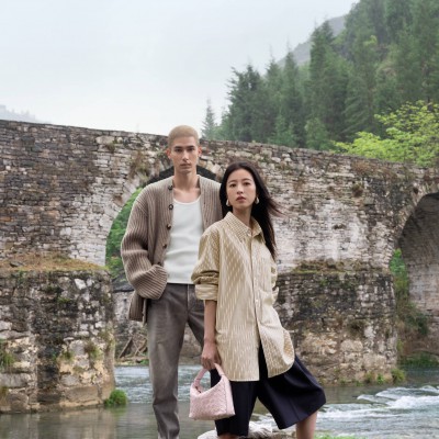 bottega veneta 呈献 2024 七夕广告大片 特邀品牌挚友周雨彤、米卡和杜鹃出演 bottega veneta 呈献 2024 七夕广告大片 特邀品牌挚友周雨彤、米卡和杜鹃出演